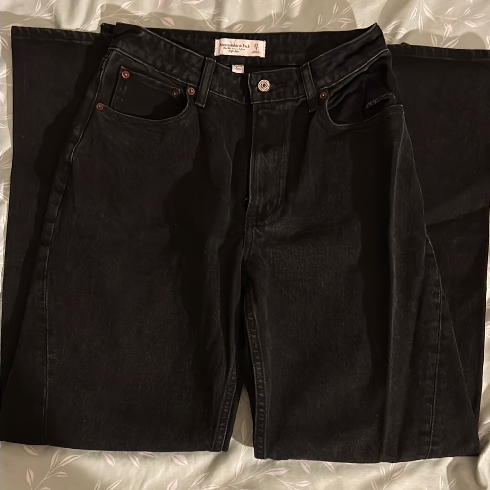 A&F Women’s 90s Relaxed Jeans Black Jeans